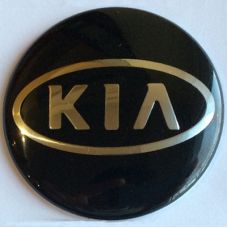 Аксессуары Наклейка на диск Kia 56 выпуклый (Серебристый логотип на черном фоне)