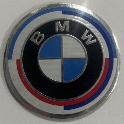 Аксессуары Наклейка на диск BMW New d56 мм аллюминий (50 Year Anniversary) выпуклый купити Наклейка на диск BMW New d56 мм аллюминий (50 Year Anniversary) выпуклый для дисків