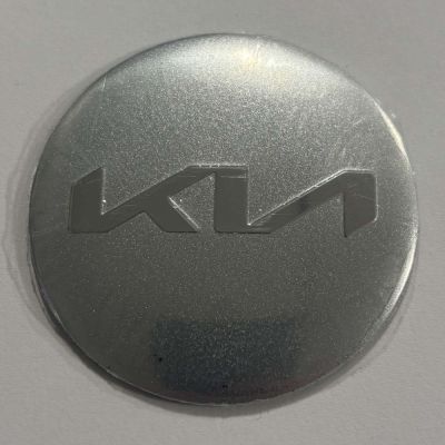 Аксессуары Наклейка на диск Kia 56 выпуклый (Xромированный логотип на серебристом фоне) купити Наклейка на диск Kia 56 выпуклый (Xромированный логотип на серебристом фоне) для дисків