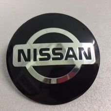 Аксессуары Наклейка на диск Nissan D56 алюминий (Серебристый логотип на черном фоне)