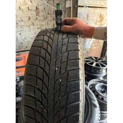 Шини Kumho WinterCraft Ice WS51 225/55 R17 101T Б/У 8,5 мм