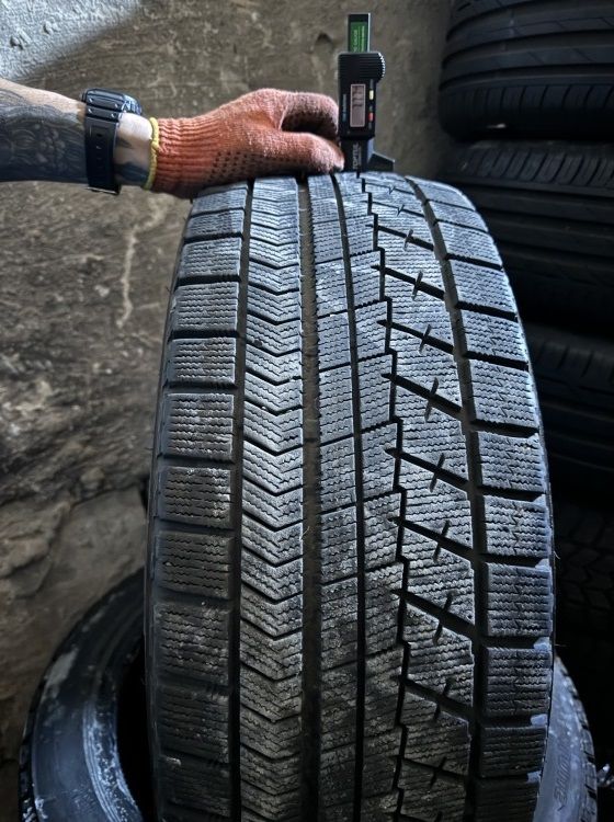Шины Bridgestone Blizzak VRX 235/45 R18 94S Б/У 7,5 мм